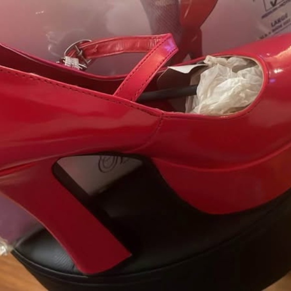 BRAND NEW women secret wishes rubies red mary jane heels shoes size S 5-6 M 7-8 - Picture 3 of 6